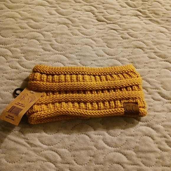 NWT! C.C Winter Head/Ear Warmer - Picture 2 of 6